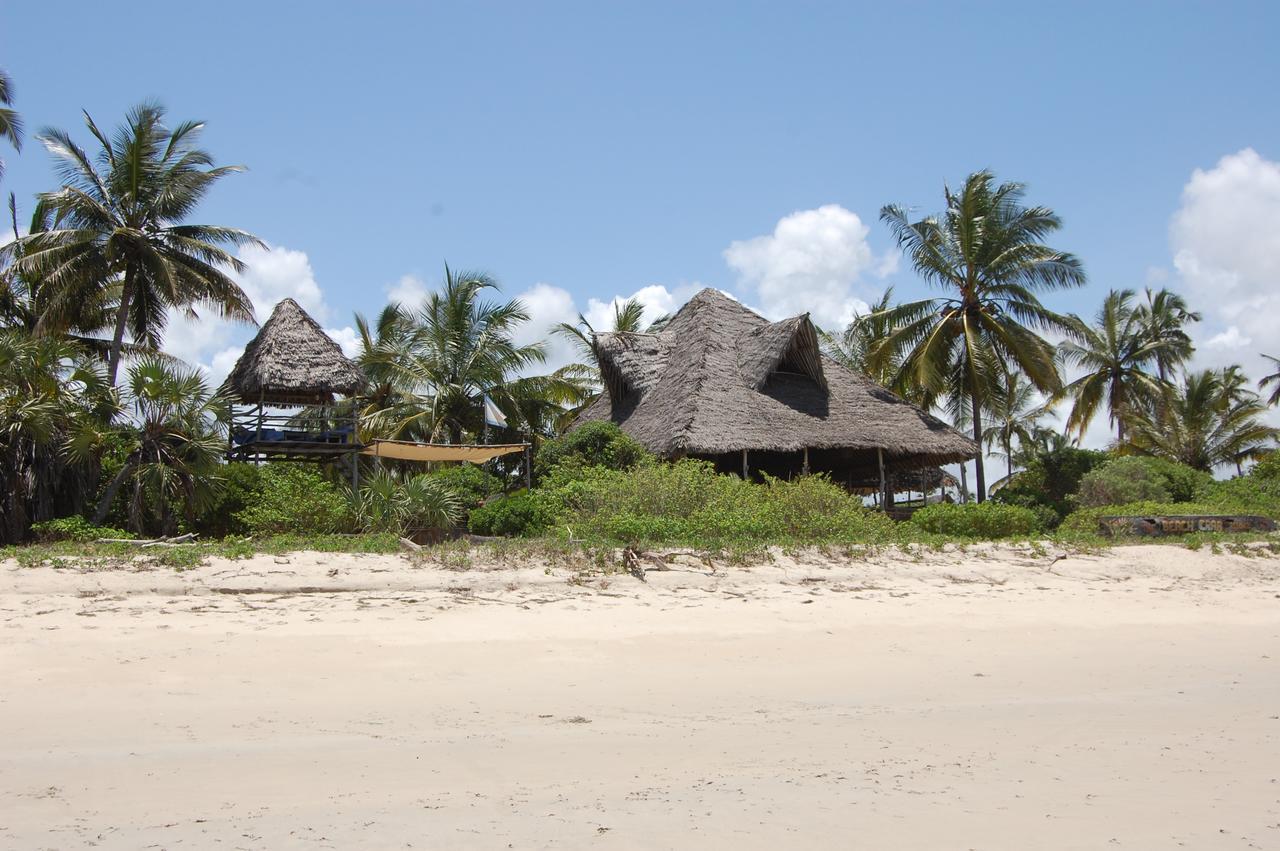 The Beach Crab Resort Pangani Экстерьер фото